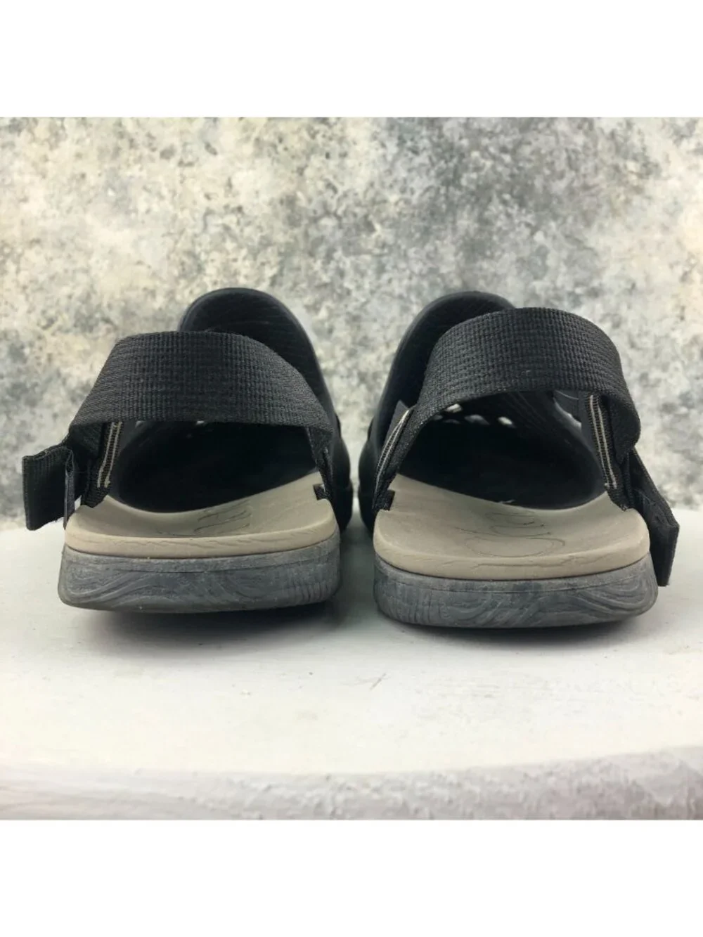 Chaco Men's Size 11 Chillos Black Closed Toe Adjustable Strap Clogs Sandals